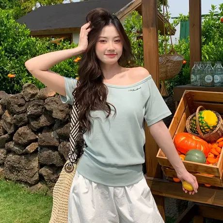 尔给夏季t恤新款纯欲辣妹字母流行斜肩宽松短袖斜肩一字领上衣女商品大图