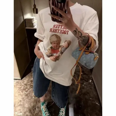 韩国东大门25春夏新款美式宽松垫肩字母小男孩印花短袖T恤上衣女商品大图