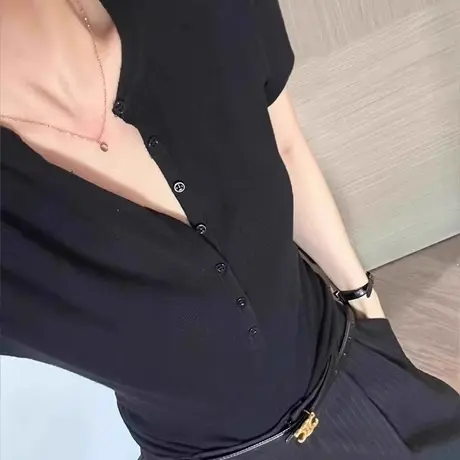 黑色v领冰丝针织衫正肩短袖t恤女2025夏季修身超好看独特漂亮上衣商品大图