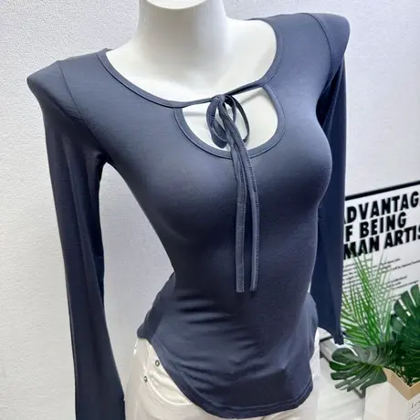 镂空U领性感长袖T恤女秋冬纯欲显身材短款打底衫绑带内搭修身上衣图片