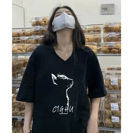 韩系V领T恤女纯棉大码chic复古印花短袖夏季ins潮小众闺蜜装上衣商品大图