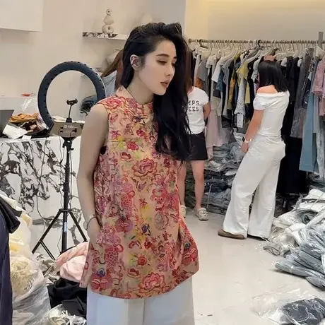 新中式国风马甲女款2025新款盘扣马夹印花开叉唐装无袖上衣夏商品大图