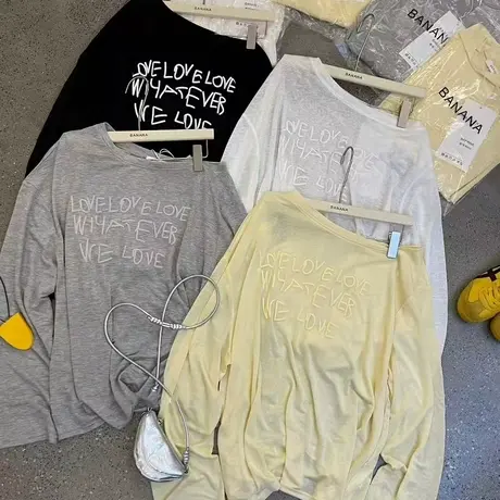 韩国夏季时髦斜领发泡字母印花慵懒长袖T恤防晒衫女宽松露肩上衣图片