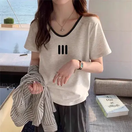 2025年夏天V领t恤女拼接内搭休闲别致简约小衫短袖胖mm上衣ins潮图片