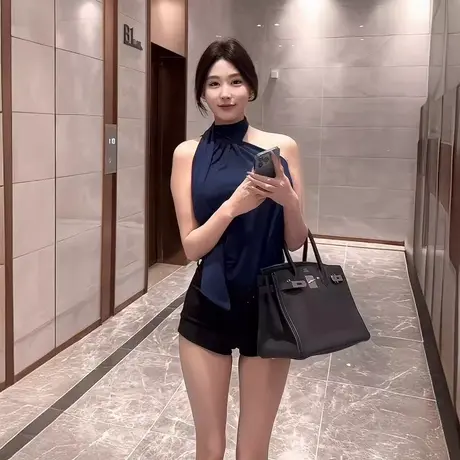 韩系性感挂脖飘带上衣不规则斜肩设计感修身紧身显瘦背心打底T恤图片