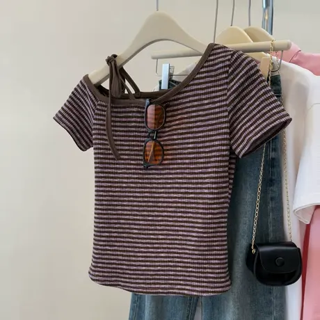 夏季2025新款条纹斜肩露肩短袖T恤女韩版修身设计感小众辣妹上衣图片