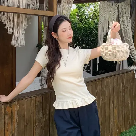 尔给修身显瘦短袖简约T恤女气质设计感拼接荷叶边上衣女商品大图