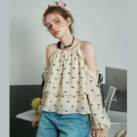 a02蝴蝶印花少女感露肩小衫2025春季宽松休闲女式衬衫商品大图