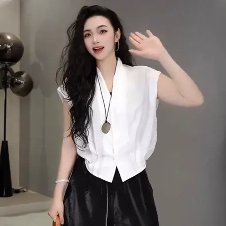 法式气质v领飞飞袖白色衬衫女2025新款夏季宽松休闲短款背心上衣图片
