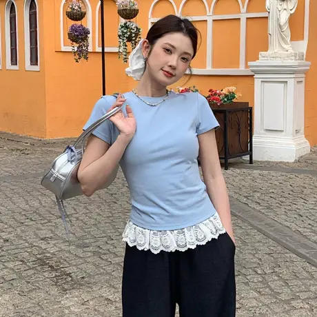 尔给2025夏新品时尚圆领短袖T恤女百搭小众修身显瘦辣妹短款上衣图片