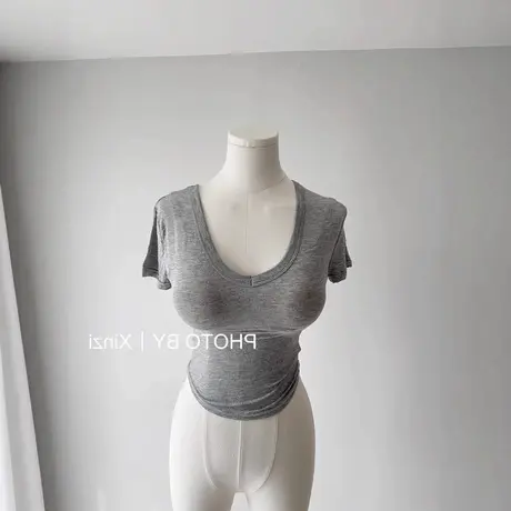 现货~东大门 性感V领短袖收腰不规则弧形紧身T恤图片