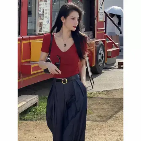 2025夏季新款紧身性感垫肩短袖T恤内搭显瘦短款辣妹小衫V领上衣女图片