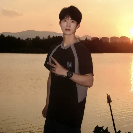 唐狮春夏新款男短袖T恤拼接潮流圆领上衣美式运动半袖内搭衫t图片