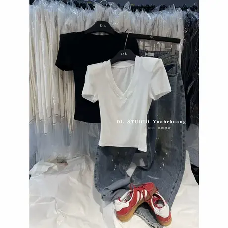 2025春夏新韩版纯色V领正肩短袖t恤女垫肩修身显瘦百搭打底上衣服商品大图