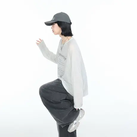 美式复轻薄字母印花长袖T恤女夏季2025新款宽松慵懒微透防晒罩衫商品大图