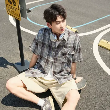 唐狮夏季新款男短袖衬衫宽松翻领格子衫港风宽松衬衣外套潮流图片