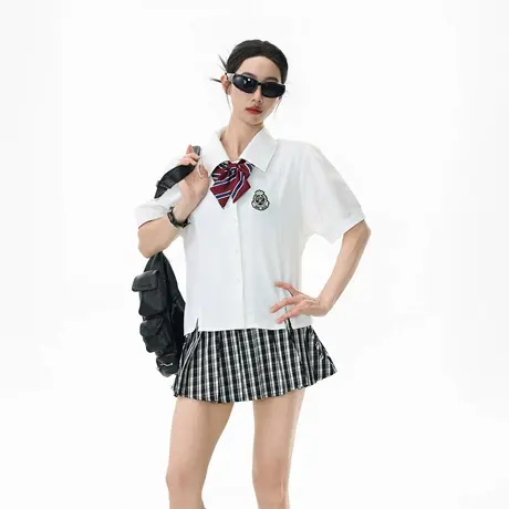 2025夏季新款少女感学院风白色短袖衬衫辣妹JK制服polo领半袖上衣图片