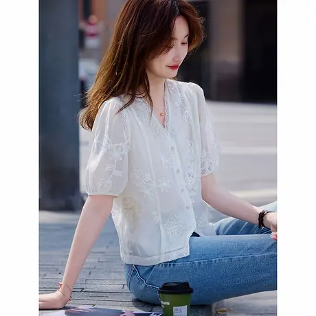时尚短袖衬衫2025年夏季新款女V领刺绣温柔百搭短款甜美淑女上衣商品大图