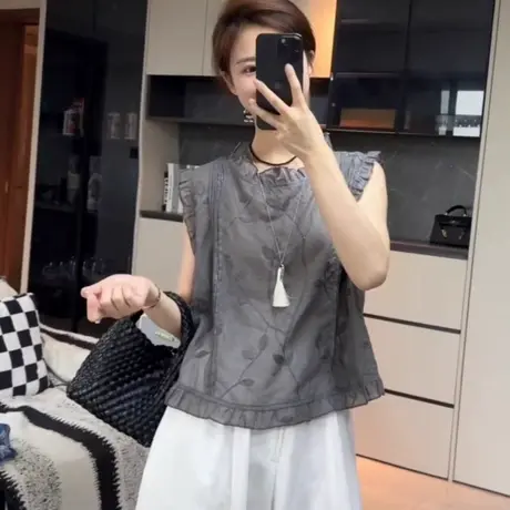 刺绣木耳边圆领无袖衬衫女2025夏季新减龄洋气花边娃娃领背心上衣图片