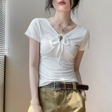 别致V领纯色短袖女t恤2025新款正肩修身显瘦洋气约会流行搭配上衣图片