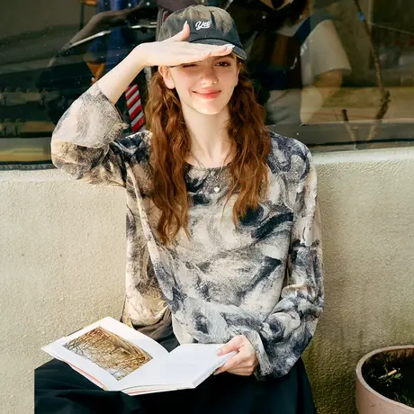 a02个性涂鸦轻薄打底内搭侧边开叉设计长袖2025春季休闲女式T恤图片