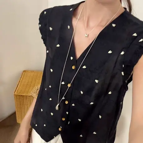 欧货时尚V领无袖衬衫女夏季新款韩版纯色显瘦宽松洋气爱心上衣潮商品大图