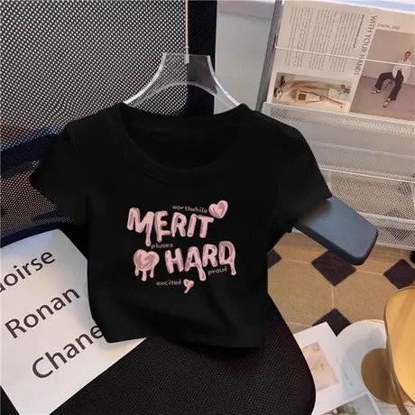 辣妹风黑色正肩短袖t恤女2025新款夏季收腰显瘦字母印花短款上衣图片