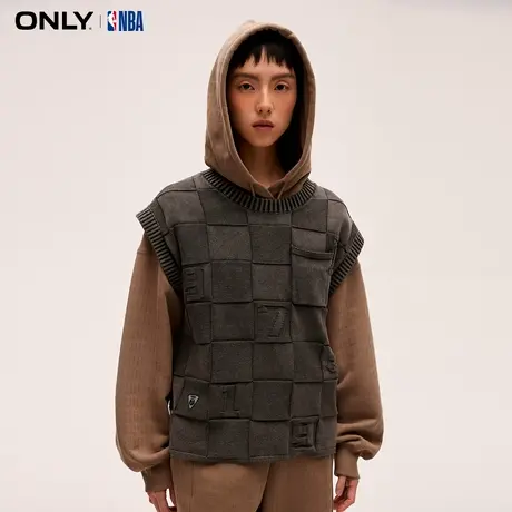 ONLY奥莱夏季NBA联名宽松无袖圆领格纹针织衫女商品大图