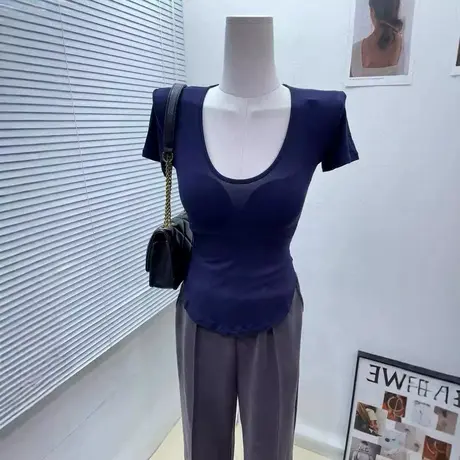 甜心辣妹～性感气质Ｕ领短袖t恤女紧身显胸大薄款内搭打底衫上衣图片