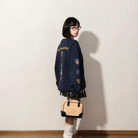 YEP设计感印花圆领卫衣女春季2025新款复古插肩袖宽松无帽上衣潮商品大图