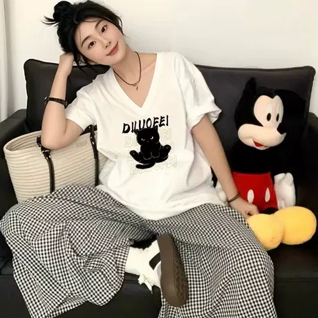 超火cec小猫短袖t恤女V领大码独特漂亮设计感上衣ins潮甜辣体恤衫图片