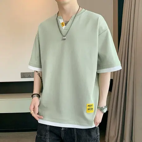 假两件短袖t恤男夏季V领五分半袖男潮牌宽松上衣青少年小众体恤衫图片