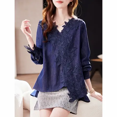 宝诗黎V领蕾丝拼接牛仔衬衫2025春季韩系气质减龄休闲长袖衬衣女图片