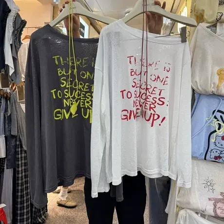 纯欲风辣妹斜领字母印花带项链宽松休闲长袖防晒衫女2025夏韩版t商品大图