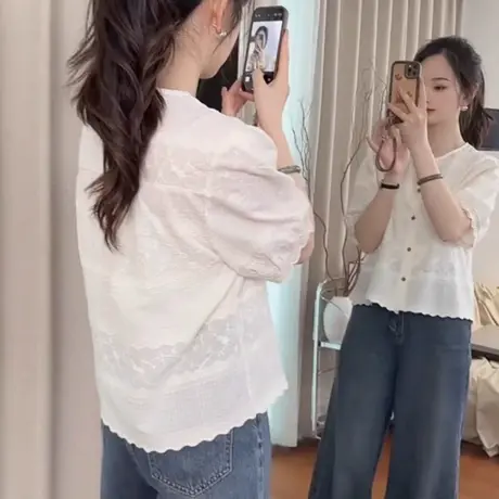 法式气质短袖衬衫女夏季2025新款设计感花边拼接重工刺绣显瘦上衣图片