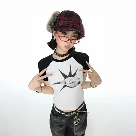 YEP2025夏季新款修身短款狗狗印花T恤女潮牌插肩学院运动风上衣图片