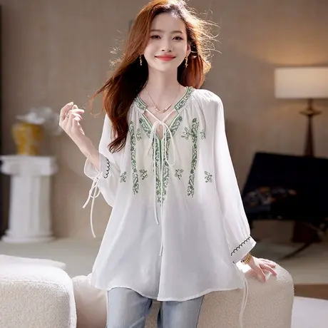 宝诗黎V领系带刺绣镂空衬衫2025夏季波西米亚风宽松大码薄衬衣女图片