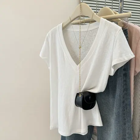 chic甜辣短袖T恤女夏季2025新款宽松薄款韩版大领口V领露锁骨上衣图片