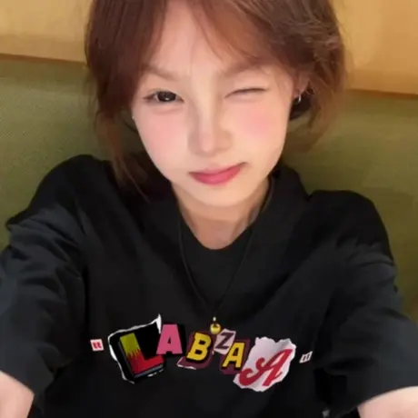 白色2025年新款卡通字母印花纯棉短袖t恤夏季宽松百搭小个子上衣商品大图