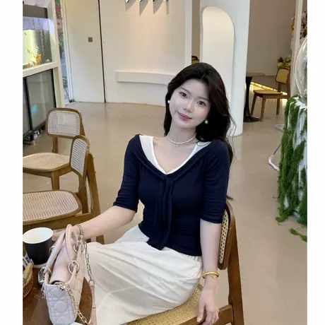 假两件蕾丝拼接v领正肩短袖t恤女夏季修身显瘦chic韩系短款小上衣图片