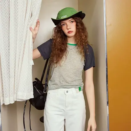 a02撞色拼接面料舒适透气短袖夏季休闲百搭圆领插肩女式T恤图片