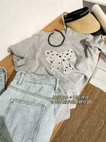 今年不能少的蝴蝶结tee 植绒爱心蕾丝拼接宽松圆领套头短袖T恤女商品大图