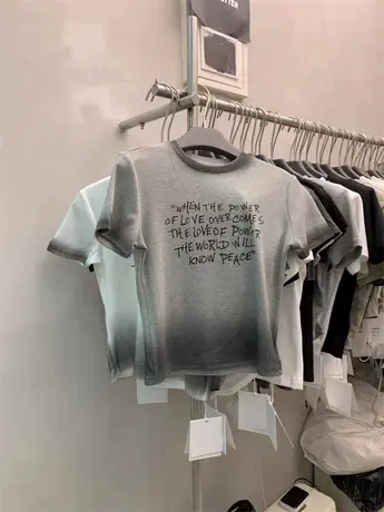 十三行女装2024夏款短款印花字母T恤正肩内搭打底衫上衣外穿体恤图片