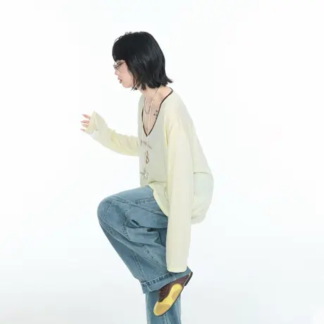 美式复古设计感微透V领印花防晒罩衫女2025夏季新款长袖T恤上衣图片