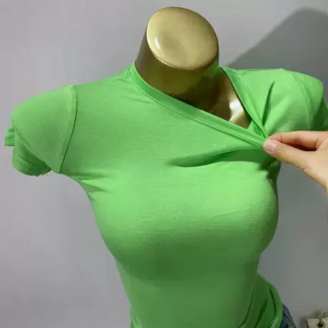 夏天一定要入的纯色圆领T恤女短袖紧身显身材弹力内搭打底衫上衣图片