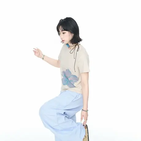 2025新款正肩短袖T恤女夏季潮牌花朵印花街头风潮流短款半袖上衣图片