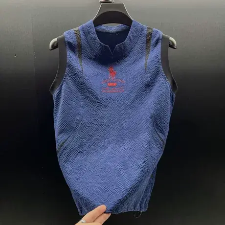 2025夏季新款男士泡泡纱背心时尚潮流休闲上衣服男装男款无袖T恤图片