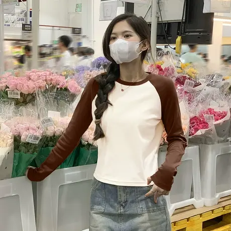 KWV真维斯长袖t恤2025新款女春秋季修身小个子短款内搭杏色上衣商品大图