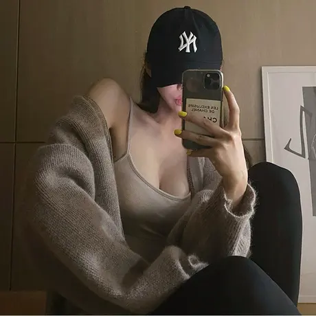 2021韩国官网新品 百搭3色 短款气质低胸修身打底吊带背心含胸垫商品大图