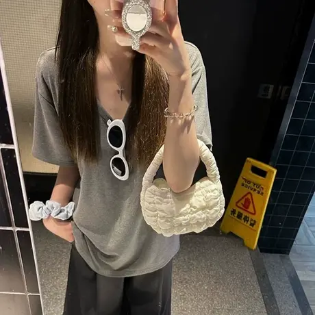 韩系chic甜辣短袖T恤女夏季韩版宽松内搭可外穿打底衫V领正肩上衣商品大图